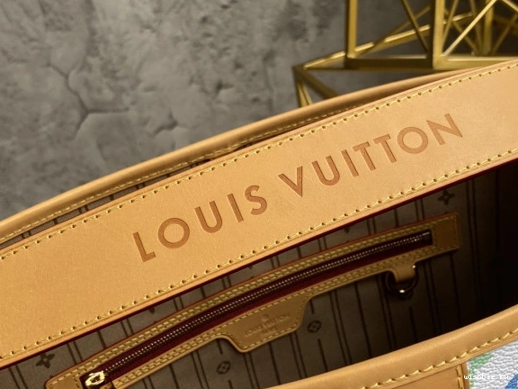 WIS LOUIS VUITTON GRACEFUL MM 1202